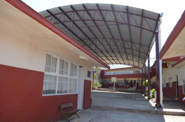 Isidoro Mosqueda inaugura techumbre en primaria “Lázaro Cárdenas”