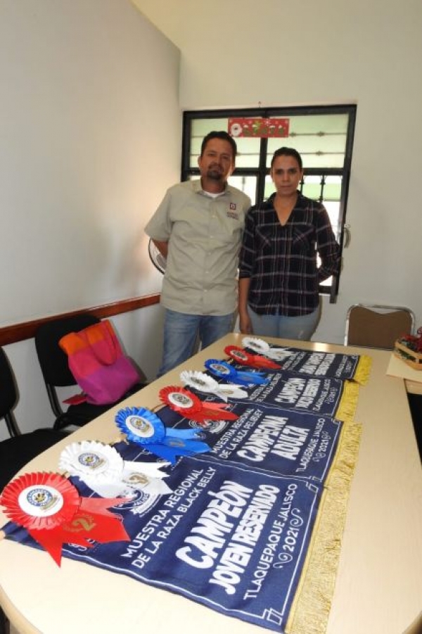 Apoya Isidoro Mosqueda a Ganaderos * María Isabel Herrera y Luis Ernesto Padilla Alcázar, del rancho “El Riachuelo”, participaron en la Expo Ganadera Jalisco 2021-11-29