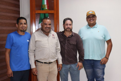 El Alcalde Isidoro Mosqueda Estrada recibió a directivos del sitio de taxis “Jacona”