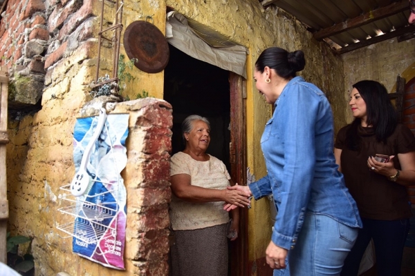 ADRIANA MEJORA VIVIENDAS DE JACONENSES