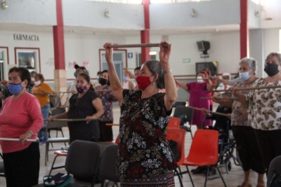 Activación física para adultos mayores en DIF Jacona