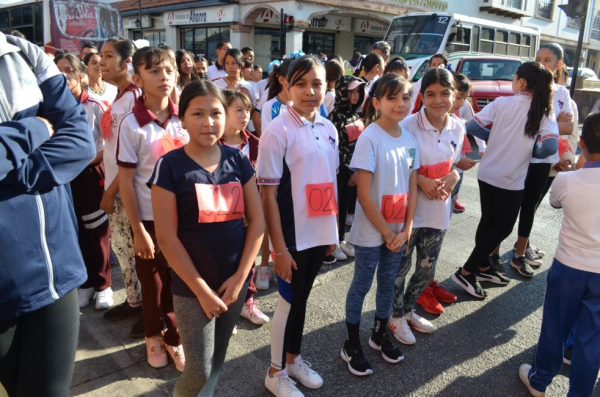 Realizan alumnos de primaria carrera atlética en el marco del aniversario luctuoso de Mariano Matamoros, Caudillo de la Independencia de México