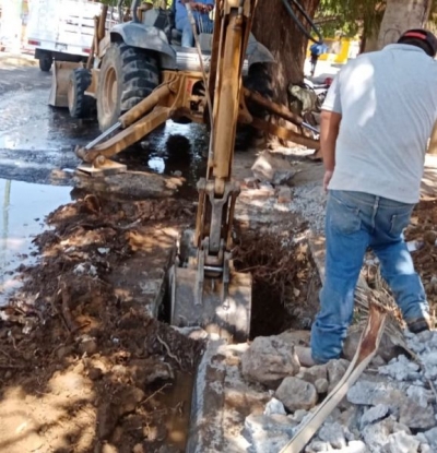 SAPA Jacona atiende fuga de agua en la calle Constitución y más reportes