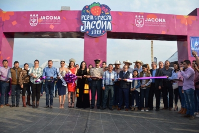 Autoridades Municipales Inauguran  Gran Feria de la Fresa Jacona 2019