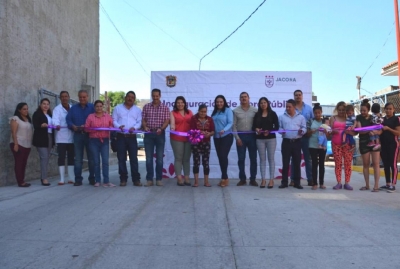 ADRIANA ENTREGA OBRA DE PAVIMENTACIÓN DEL ACCESO AL RASTRO MUNICIPAL