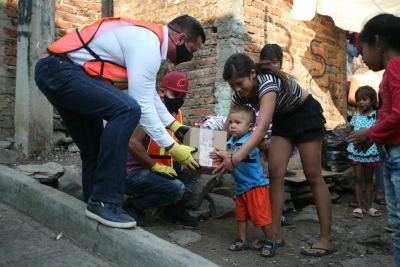 ADRIANA ENTREGÓ 3 MIL 700 DESPENSAS EN PRIMERA ETAPA DEL PROGRAMA ALIMENTARIO EN JACONA