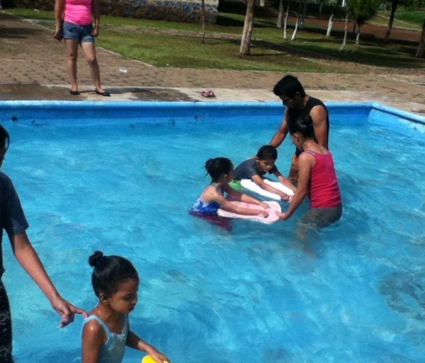 Reabren e invitan al Taller de Natación en la Presa de la Luz Jacona