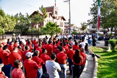 GOBIERNO MUNICIPAL CONMEMORÓ EL DÍA DEL TRABAJO CON ACTO CÍVICO