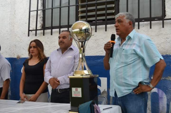 Inaugura Isidoro Mosqueda Torneo de Liga Municipal de Fútbol