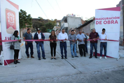 Alcalde Isidoro Mosqueda inaugura calle Volcán del Paricutín