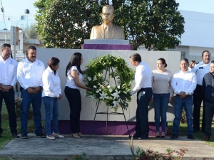 ADRIANA ENCABEZA CONMEMORACIÓN DEL 82 ANIVERSARIO DE LA EXPROPIACIÓN PETROLERA