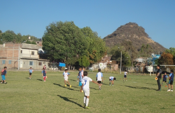 TALLERES DE VOLEIBOL Y FÚTBOL INVITAN A NIÑOS Y JÓVENES JACONENSES