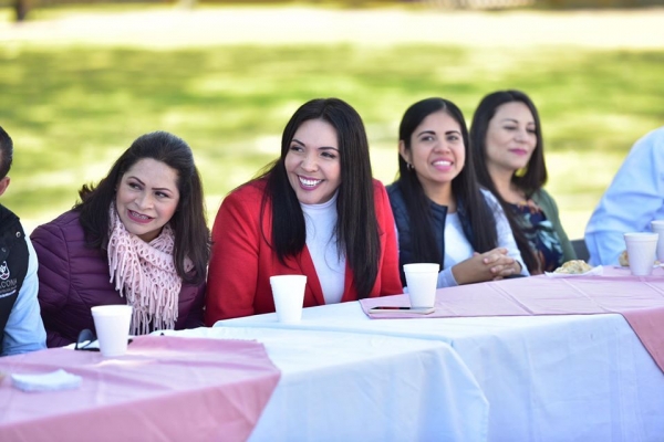 ADRIANA COMPARTE EXPERIENCIAS CON PALOMAS MENSAJERAS