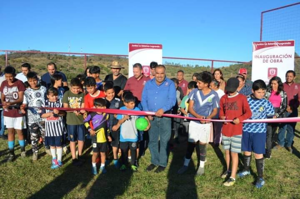 Inauguración del cercado para la cancha de esta disciplina deportiva ubicada en la colonia El Bosque