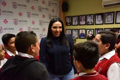 ALCALDESA RECIBE EN PALACIO MUNICIPAL A ALUMNOS DE PRIMARIA