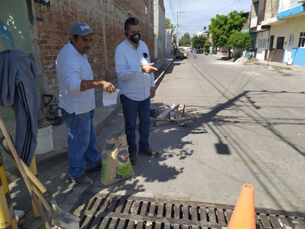 Atendiendo con prontitud los reportes ciudadanos, el Sistema de Agua Potable Alcantarillado de Jacona (SAPAJ) ha respondido a diversas peticiones
