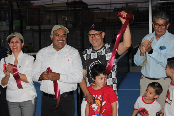 Alcalde Isidoro Mosqueda Estrada inauguró las canchas del Padel Club Jacona