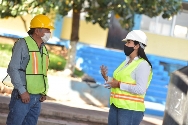 ADRIANA SUPERVISA AVANCE DE OBRAS EN JACONA