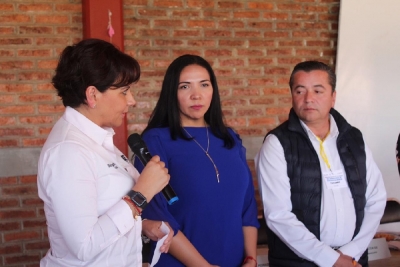 ADRIANA CAMPOS COMPROMETIDA EN EL SECTOR SALUD POR LOS JACONENSES