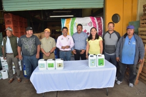 Entregaron fertilizante orgánico a productores de maíz en la región