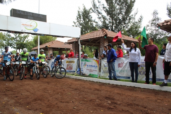 PASEO CICLISTA DEL GRUPO BIKOHÓLICOS MTB PARA CONMEMORAR SU 4° ANIVERSARIO