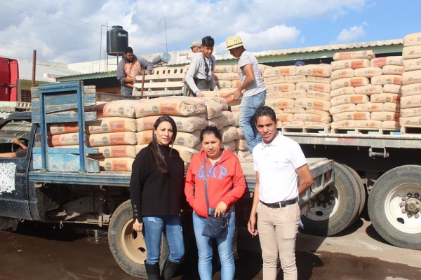 40 FAMILIAS SON BENEFICIADAS CON NUEVA ENTREGA DE CEMENTO