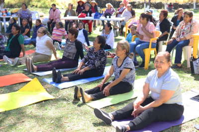 Gobierno de Jacona fomenta salud de adultos mayores mediante la práctica de Yoga