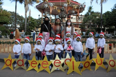Presentan Villancicos en Plaza de Jacona *Con motivo de las Fiestas Navideñas *Pequeños del Jardín de Niños “Lázaro Cárdenas”