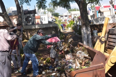 REALIZAN LABORES DE LIMPIEZA PARA EVITAR EL MOSQUITO DEL DENGUE